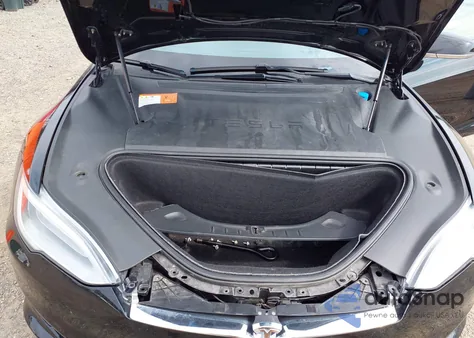 2018 Tesla Model S 100D/75D/P100D z USA, uszkodzony, nr VIN 5YJSA1E27JF282954